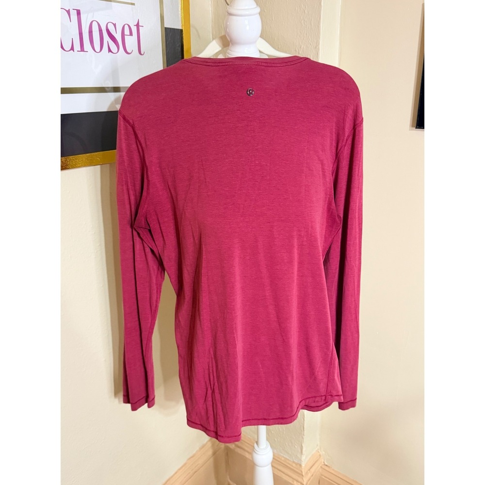 Lululemon Mens Long Sleeve Pocket Tee Berry Pink Magenta Athletic Shirt‎ L/S - Picture 2 of 3